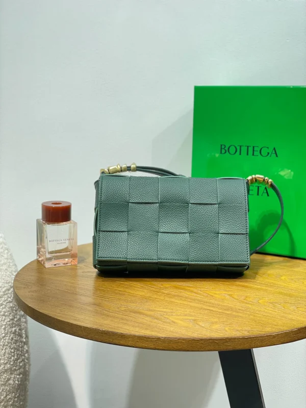 BV CASSETTE bag Size: 23x15 666870
