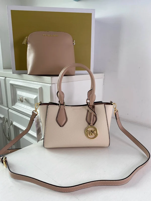 MK Crossbody Size: 23*18*12 - Image 7