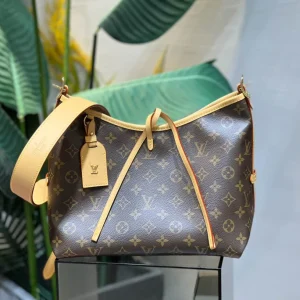Louis Vuitton size: 29*12*24cm