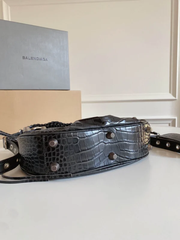 Balenciag Le Cagole Crossbody Bag Size: 33*16cm*8cm - Image 7