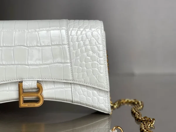 Crossbody bag Model: 198 Size: 22x13x5cm - Image 6