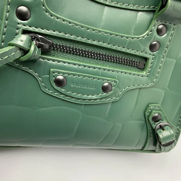 Balenciag* Neo Classic biker bag Model: 92535 Size: 40*54*21.5*34cm 25*33*13*20cm - Image 4