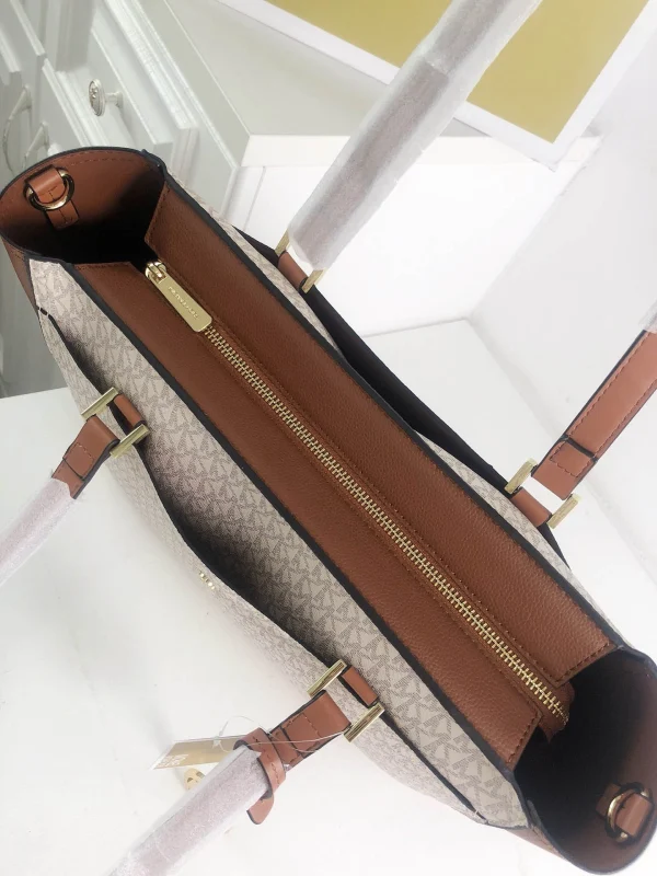 MK Shoulder Bag Black L: 26 H: 32 W: 13 - Image 3