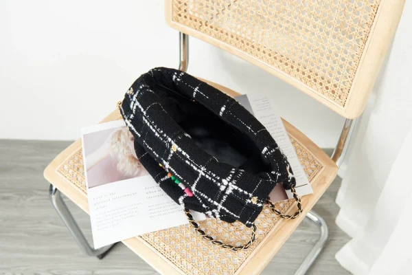 Black and white Size: 35cm 39cm - Image 13