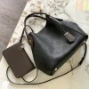 Louis Vuitton Size: 23 x 21 x 13 cm - Image 2