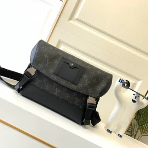 LV Model: M40511 Size 32*23*9cm