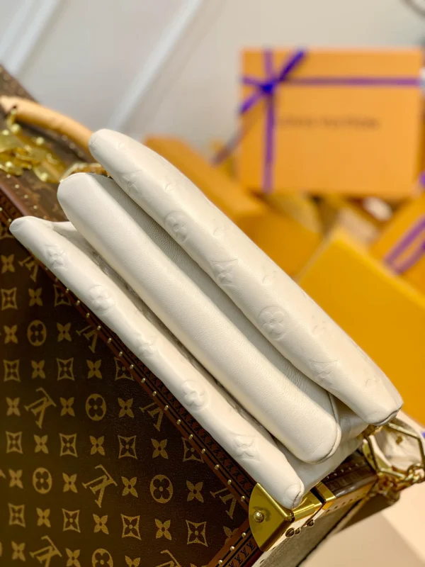 Louis Vuitton Item No.: M57793 Size: 26x20x12cm - Image 8