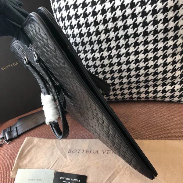 BV Briefcase Size: 43cm Black - Image 3