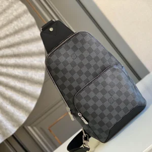 LV 20 x 31 x 10 cm