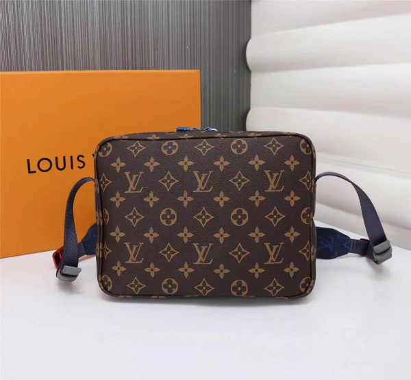 Louis Vuitton Model: 43843 Size: 25x18x5cm - Image 9