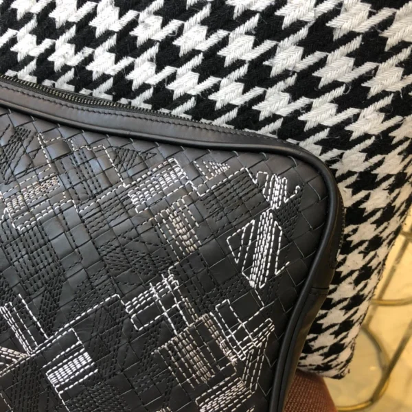 BV Briefcase Size: 37cm Black - Image 7