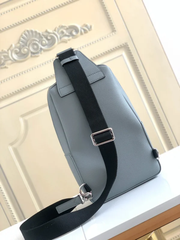Louis Vuitton Size: 20.0 x 31.0 x 10.0 cm - Image 8