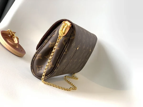 Louis Vuitton Size: 28.0 x 15.0 x 4.0 cm - Image 9
