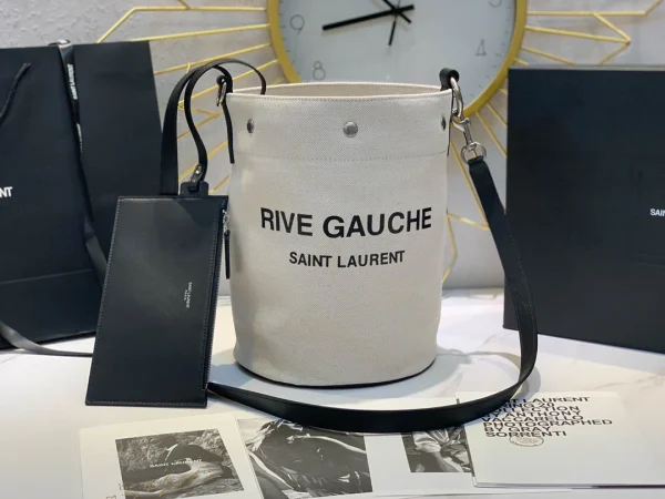 Bucket bag Model: 669299 Size: 20cm 30cm 28.5cm.