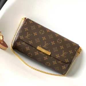 Louis Vuitton Size: 28.0 x 15.0 x 4.0 cm