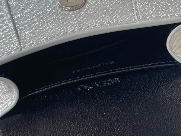 Balenciaga Hourglass Bag Model: 169 Size: 12104.5cm - Image 3