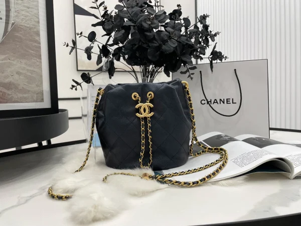 Bucket Bag Model: AS2859 Size: 17.5x17x14