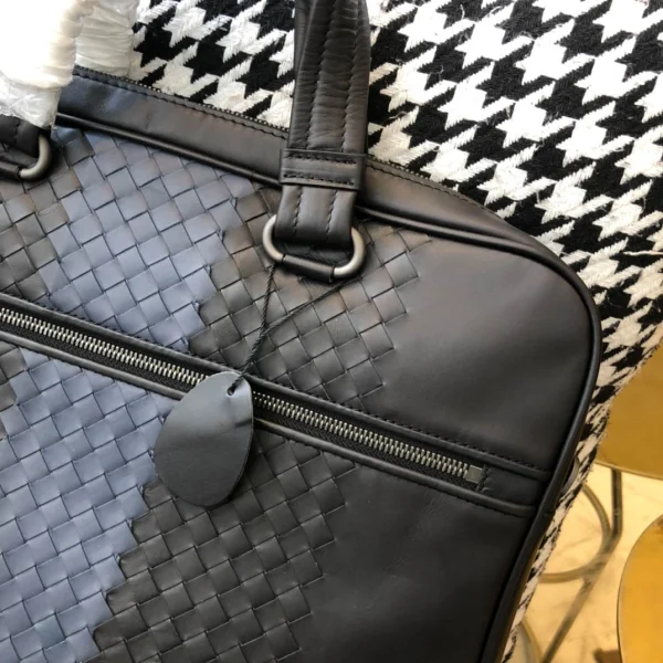 BV Briefcase Size: 38cm Black - Image 7