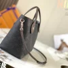 Louis Vuitton Size: 23 x 21 x 13 cm - Image 9