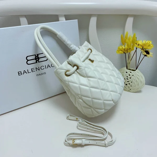 Balenciaga bucket bag Model: A98 - Image 6