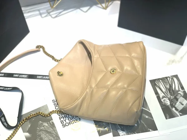 LOULOU PUFFER Lambskin bag Size: 23x15.5x5.8cm Model: 620333 - Image 6