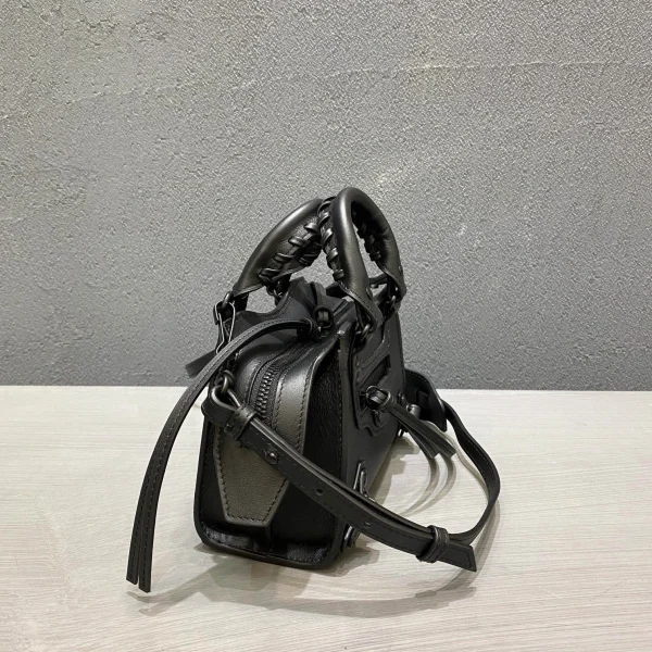 Balenciag* Neo Classic biker bag Size: 1993 Size: 13.5*18*7.5*12cm - Image 8
