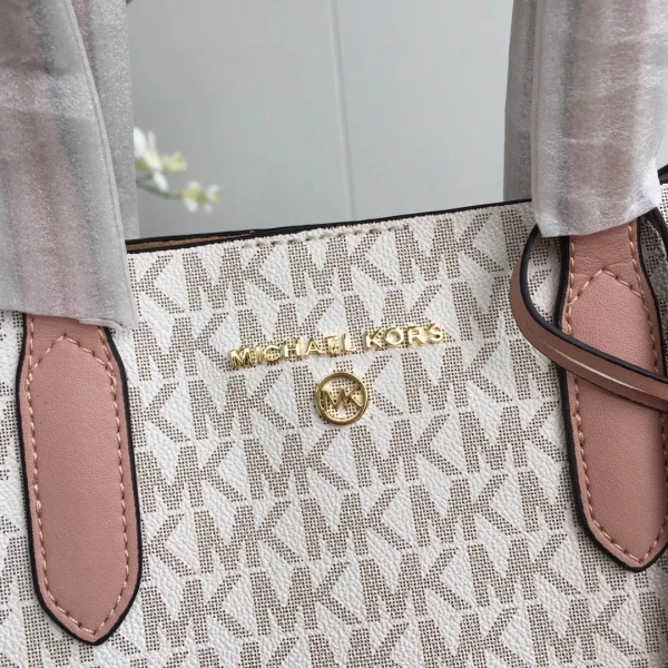 MK Sinclair Handbag Crossbody Model: 2113 Size 25m Height: 25m Width: 9*300 - Image 6