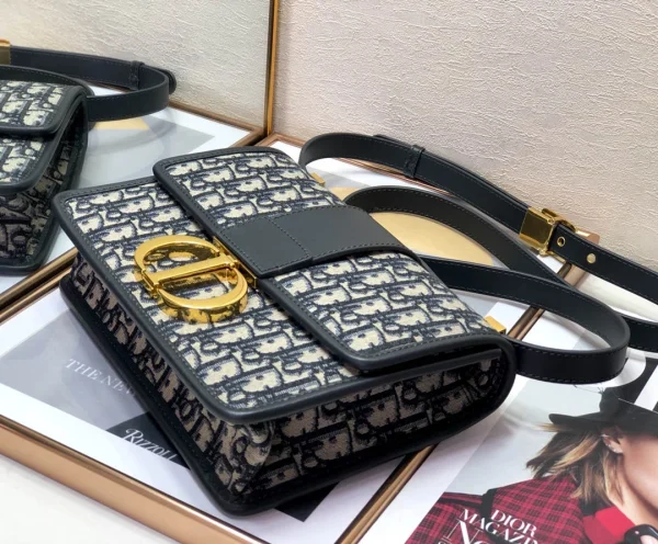 30 Montaigne Size: 24cm - Image 5