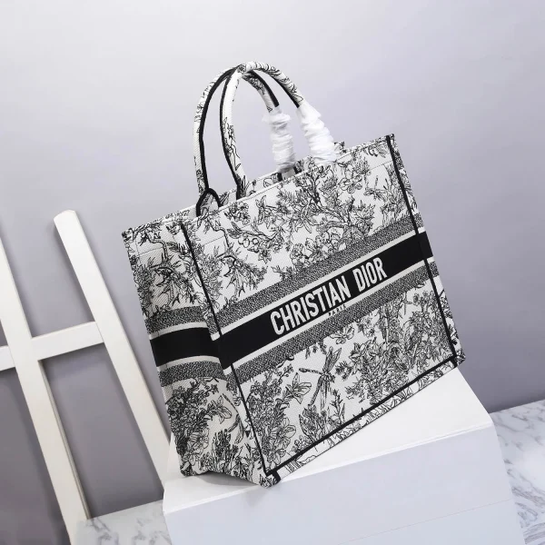 Book Tote Size: 41.5cm - Image 17