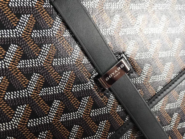 Belvdre Single Strip Messenger Bag Model: GY020183 Size: Large 28Cm - Image 6