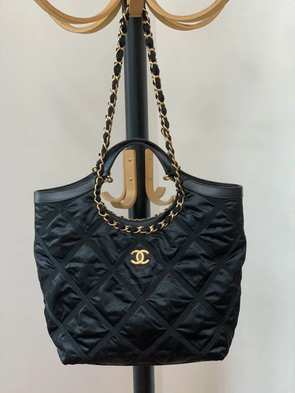 Black canvas rhombus size: 43*39*8cm Model number: 99149