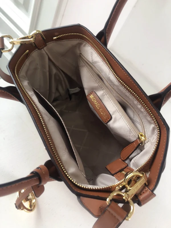 Mk shoulder crossbody bag Model:2115 L:28 H:22 W:14 - Image 2