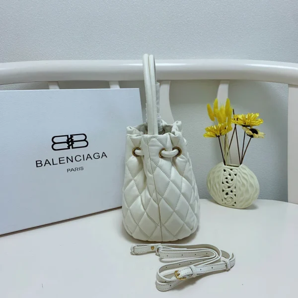 Balenciaga bucket bag Model: A98 - Image 7