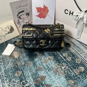 297922c badge bag size: 14x22x8cm