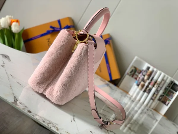 Louis Vuitton Size: 31.5 x 20 x 11 cm - Image 9