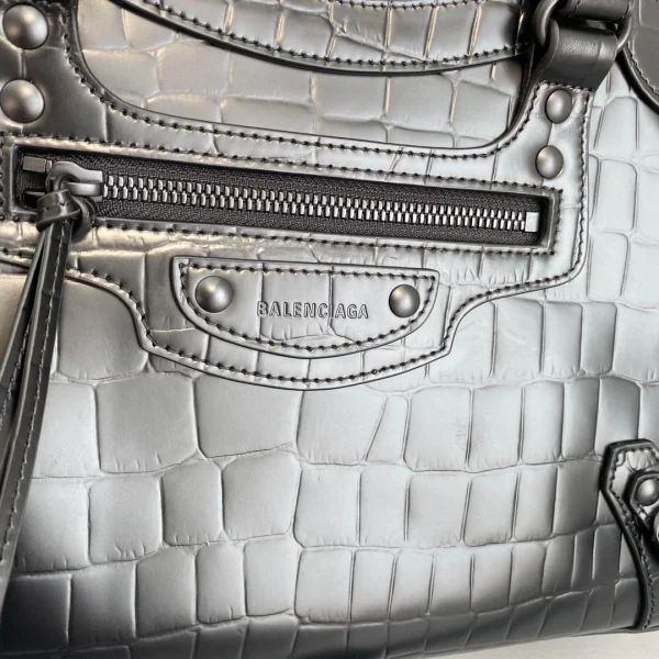 Balenciag* Neo Classic Biker Bag Size: 1991 Medium: 25*33*13*20cm - Image 2
