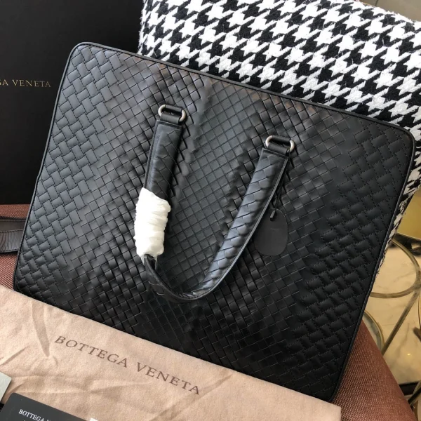 BV Briefcase Size: 43cm Black - Image 9