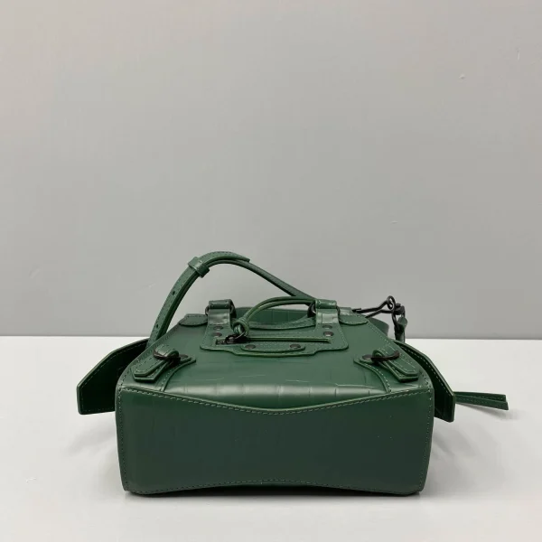 Balenciag* Neo Classic biker bag Model: 92535 Size: 40*54*21.5*34cm 25*33*13*20cm - Image 7