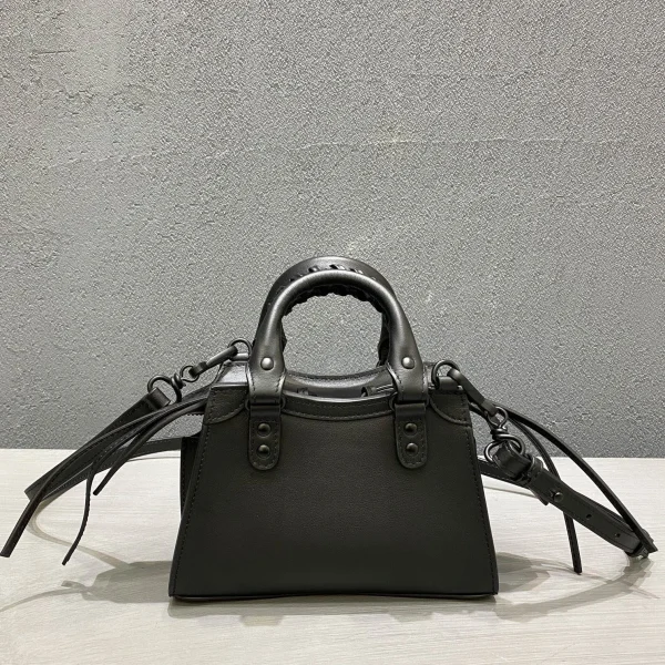 Balenciag* Neo Classic biker bag Size: 1993 Size: 13.5*18*7.5*12cm - Image 7