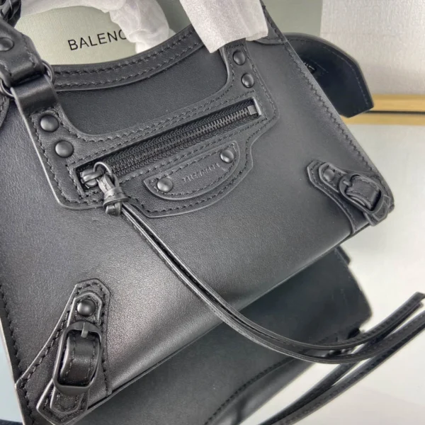 Balenciag* Neo Classic Motorcycle Bag Size: 16.5*22*9*14.5cm - Image 5