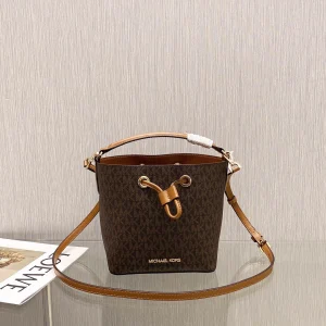 Mk Size:18cmx18cmx10cm