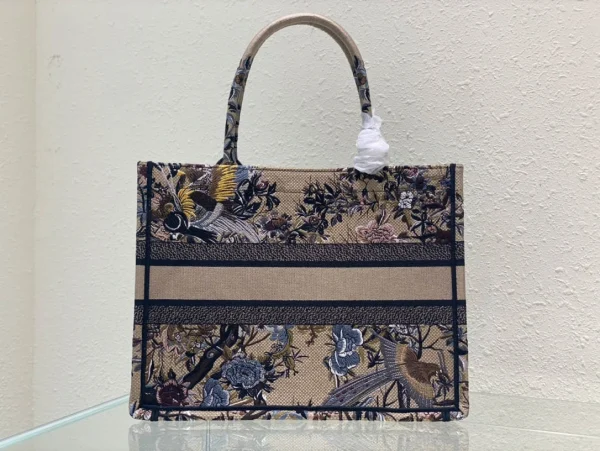Book Tote Clutch Size: 36cm - Image 7