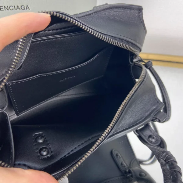 Balenciag* Neo Classic Motorcycle Bag Size: 16.5*22*9*14.5cm - Image 3