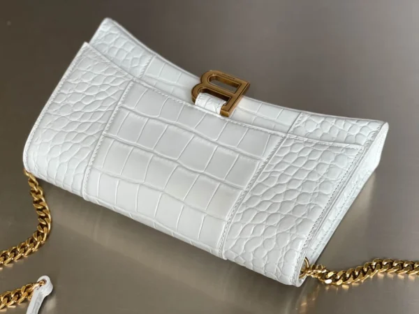 Crossbody bag Model: 198 Size: 22x13x5cm - Image 3