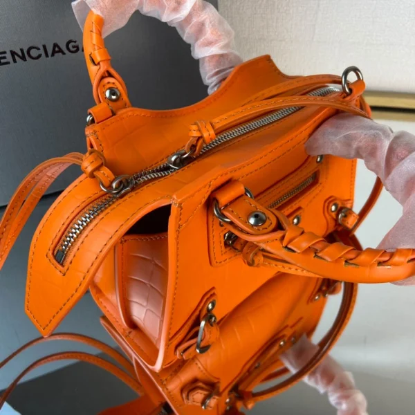 Balenciag Size: 18cm - Image 5