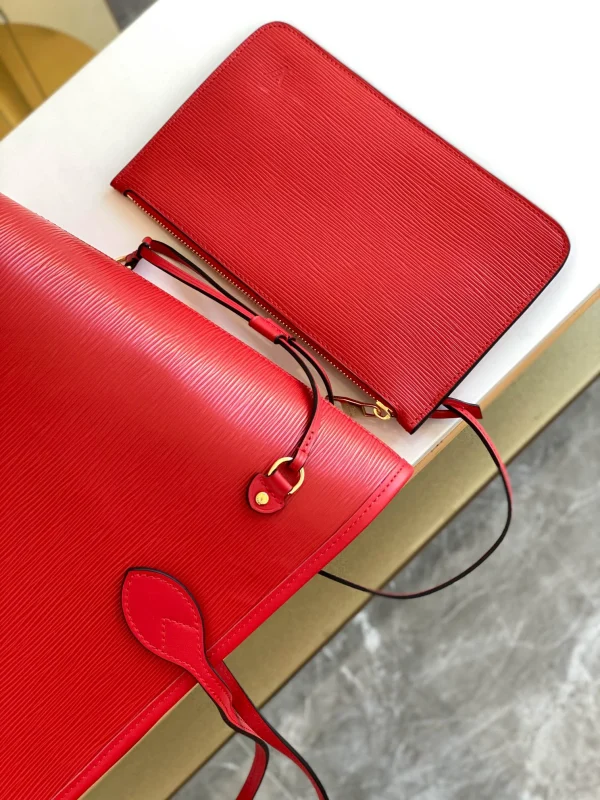 Louis Vuitton Size: 32x29x17cm - Image 4