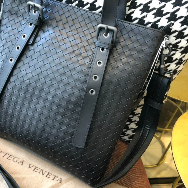 BV Briefcase Size: 30cm Black - Image 8