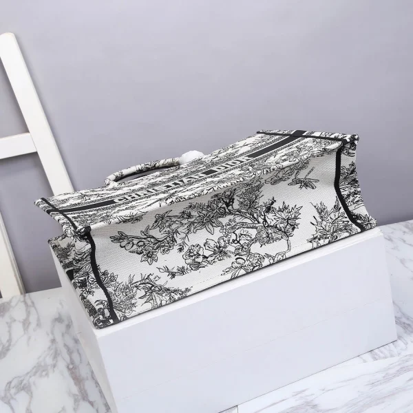 Book Tote Size: 41.5cm - Image 13