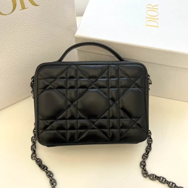 Black Autumn/Winter Camera Bag - Image 5