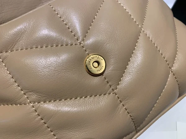 LOULOU PUFFER Lambskin bag Size: 23x15.5x5.8cm Model: 620333 - Image 3